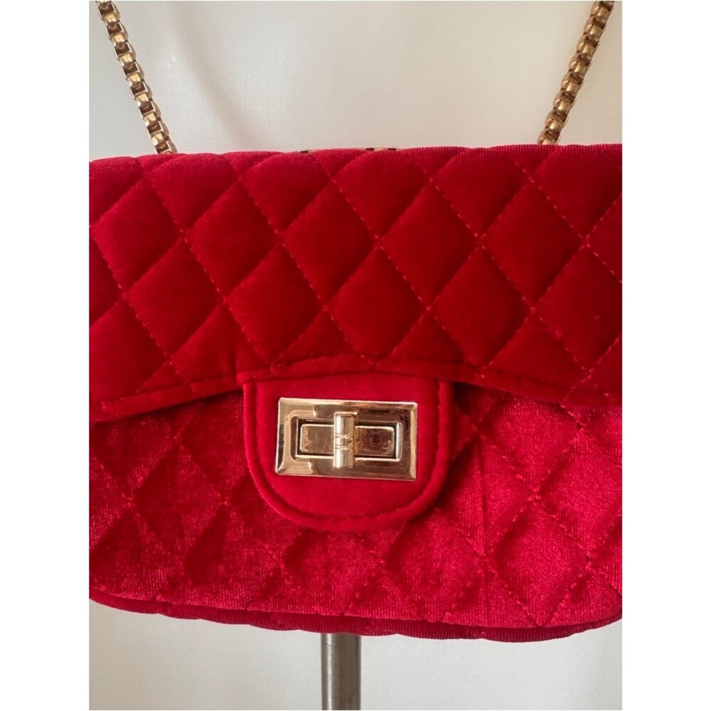 Quilted Red Velvet Shoulder Bag with Gold Chain